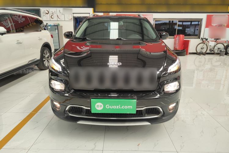 Used Jeep Cherokee 2017 2.0L Superior Edition
