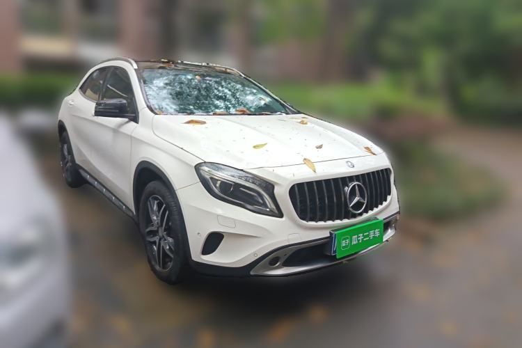 Used Mercedes-Benz GLA 2015 GLA 220 4MATIC Fashion Model Front Right 45 Deg