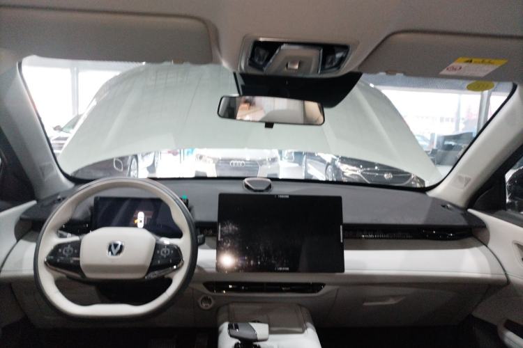 Used CHANGAN UNI-Z New Energy 2024 Blue Whale Smart Electric iDD 125km Excellence Model Interior 2