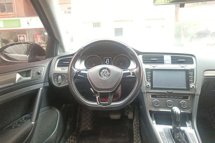 Used Volkswagen Golf 2016 230TSI Automatic Comfort Version