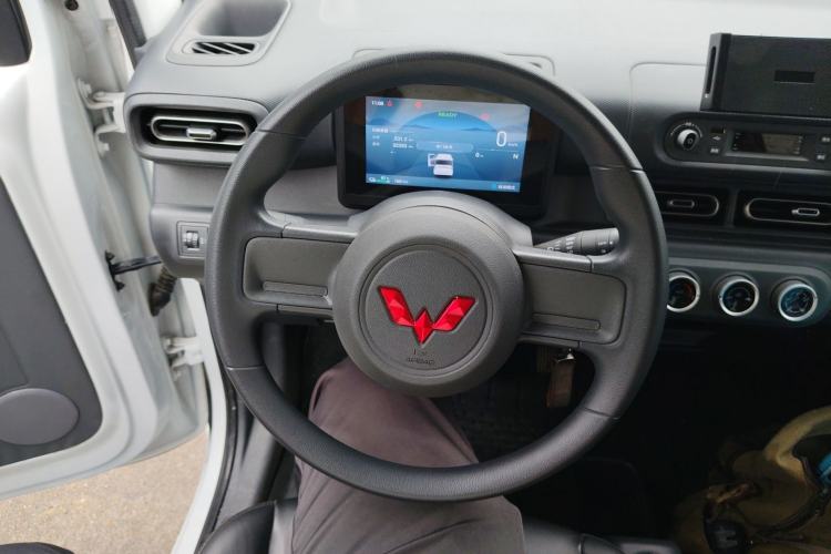 Used Wuling Zhiguang New Energy 2025 Standard Model Steering Wheel