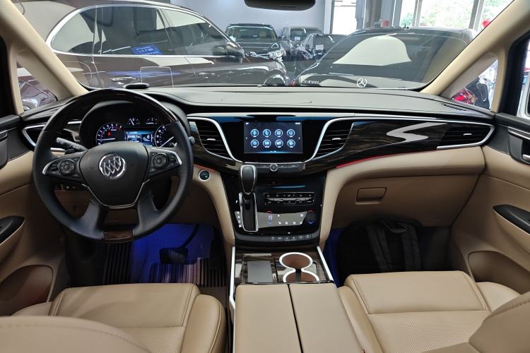 Used Buick GL8 2017 ES 28T Flagship Model China V Standard Center Console