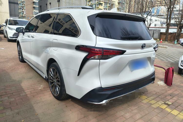 Used Toyota Granvia 2023 2.5L Hybrid Comfort Edition Exterior 3