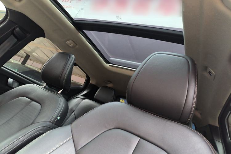 Used Volvo XC40 2019 T4 4x4 Midday Lava Red
