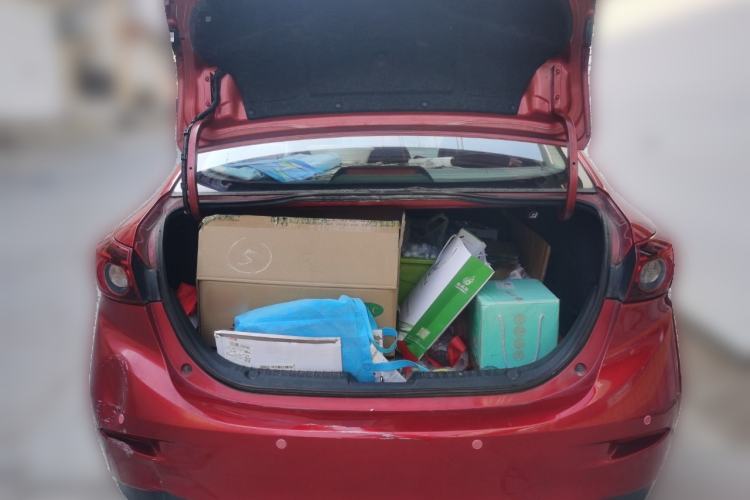 Used Mazda 3 Axela 2016 Sedan 1.5L Automatic Comfort Model