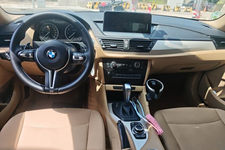 Used BMW X1 2012 sDrive18i Luxury Edition Center Console