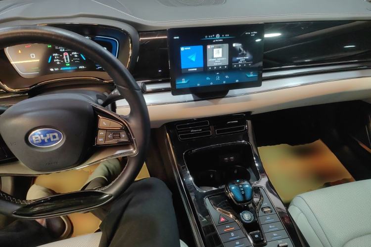 Used BYD e9 2021 Business Edition
