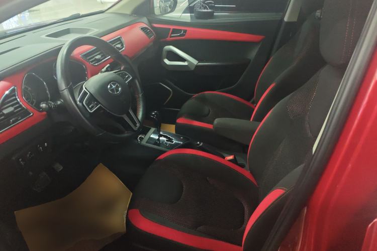 Used JAC Group Refine S2 2016 1.5L CVT Luxury Model Two-Tone Version