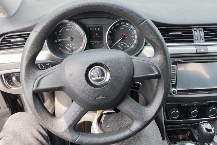 Used Skoda Superb 2013 1.4TSI DSG Sport Edition Steering Wheel