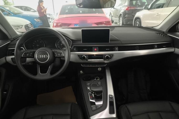 Used Audi A4L 2017 Plus 40 TFSI Fashion Model Center Console