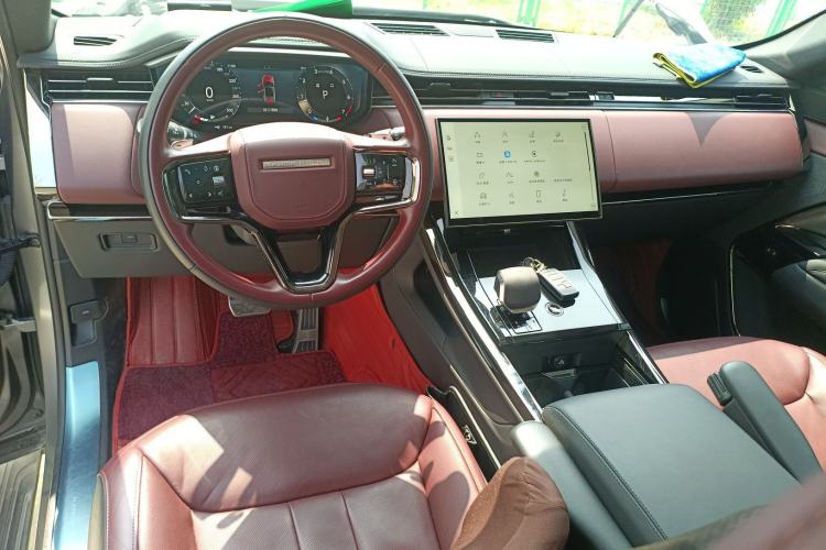 Used Land Rover Range Sport 2024 400PS Dynamic SE Center Console