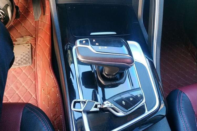 Used SAIC MAXUS Xingji 2023 Starry R 2.0T Automatic Diesel 2WD Luxury Edition Long-Box Model
