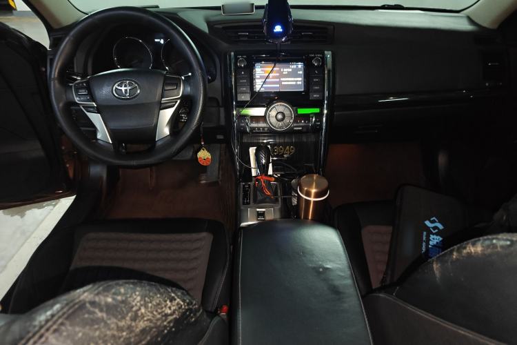 Used Toyota Reiz 2012 2.5V Fengdu Elite Stylish Edition Center Console