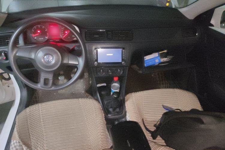 Used Volkswagen Santana 2015 1.6L Manual Fashion Edition
