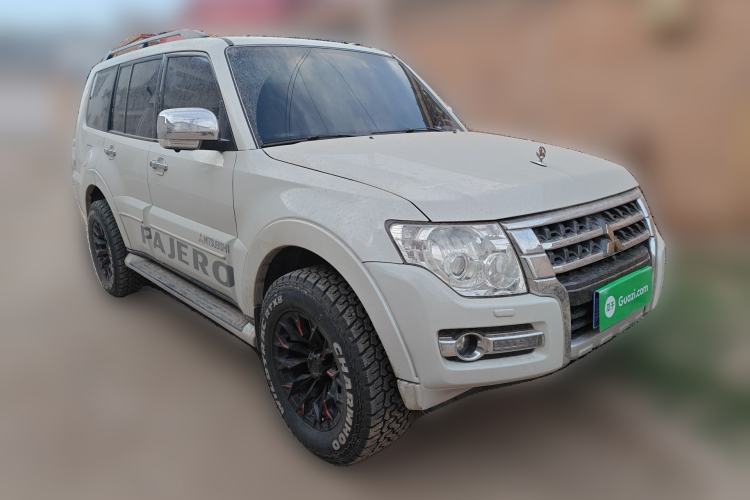 Used Mitsubishi Pajero 

