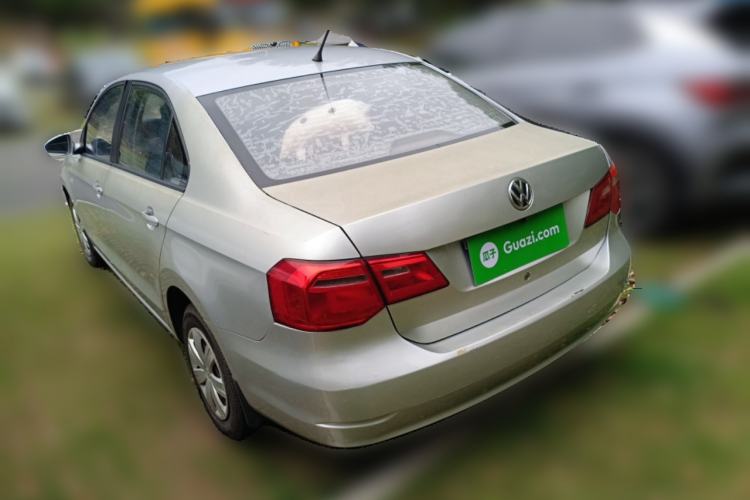 Used Volkswagen Jetta 2013 1.6L Manual Fashion Edition
