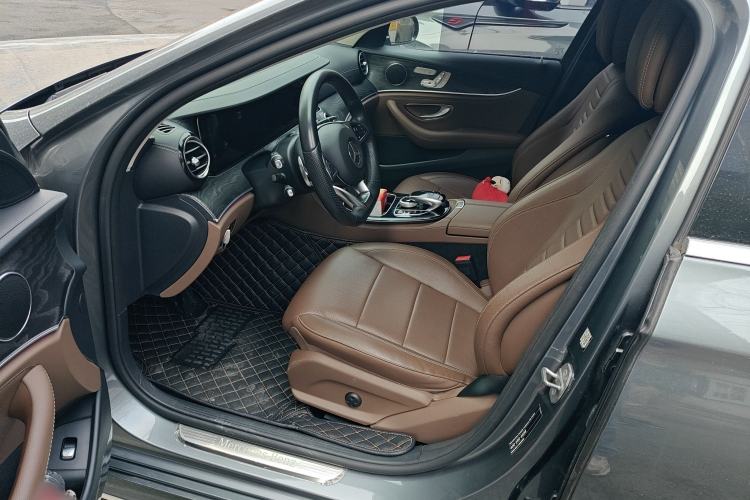 Used Mercedes-Benz E-Class 2016 E 300 L Sporty and Stylish Model