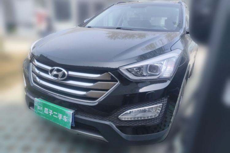 Used Hyundai Santa Fe 2013 Revised Version 2.4L Automatic All-Wheel Drive Luxury Trim