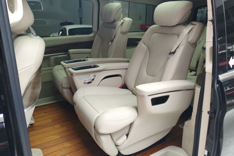 Used Mercedes-Benz V-Class 2020 V 260 L Long-wheelbase Luxury Edition