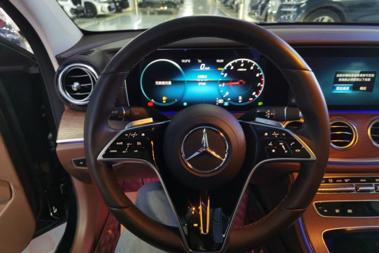 Used Mercedes-Benz E-Class 2023 Updated E 300 L Luxury Edition Steering Wheel