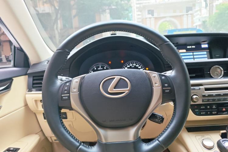 Used Lexus ES 2013 250 Elite Edition
