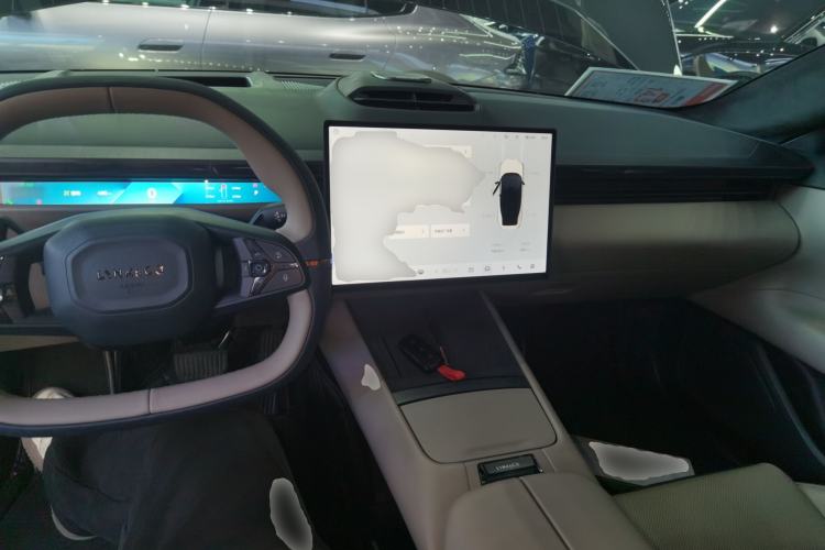 Used Lynk & Co Z10 2025 95 kWh 766 km Range Rear-Wheel Drive Max
