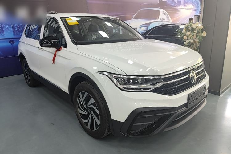 Used Volkswagen Tiguan L 2025 Model, Outstanding Version, 300TSI Automatic Two-Wheel Drive Longteng Edition
