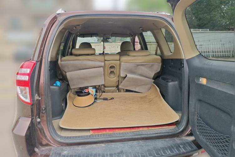 Used Toyota RAV4 2011 2.0L Automatic Classic Edition Trunk