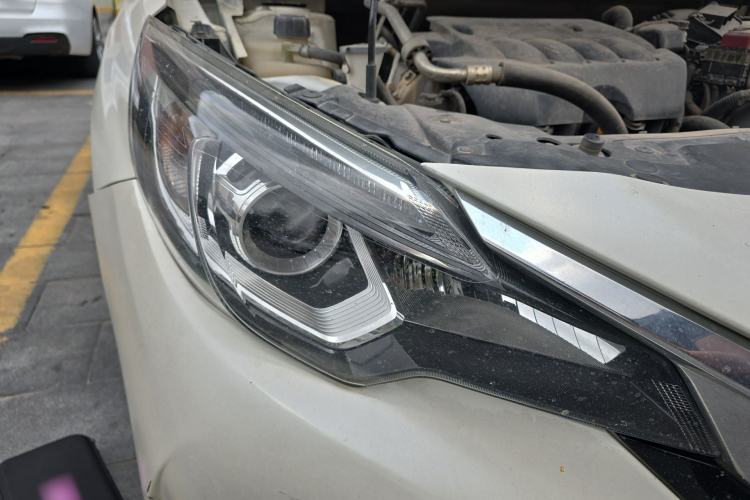 Used Venucia T90 2017 2.0L CVT Smart Edition Right Front Headlight