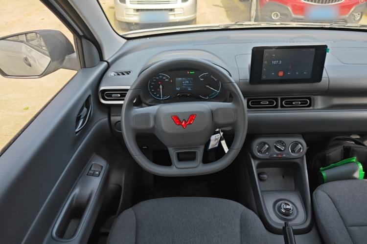 Used Wuling Hongguang New Energy 2024 All-Electric Model 300KM Standard Version