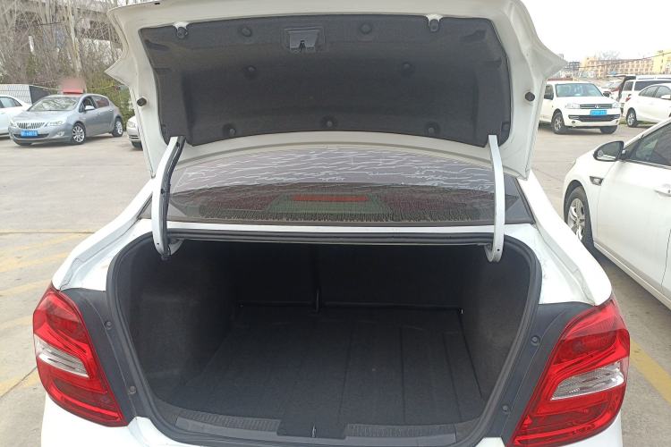 Used Chevrolet Aveo Sonic 2014 Sedan 1.4SL AT Stylish Sunroof Edition