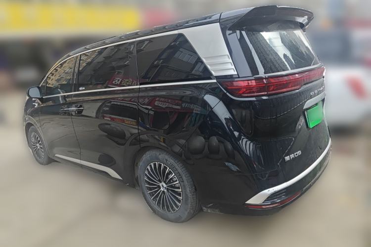 Used Denza D9 2022 EV 620 Prestige Model Rear Left 45 Deg