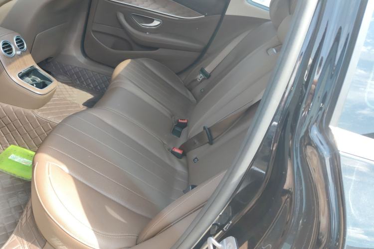 Used Mercedes-Benz E-Class New Energy 2023 E 350 e L Plug-in Hybrid Sedan Left Rear Seat