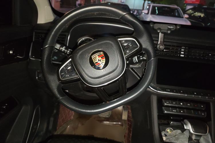 Used Sinotruk VGV U70 2020 1.5T Automatic Smart Enjoyment Elite Navigation Version 7 Seats Steering Wheel