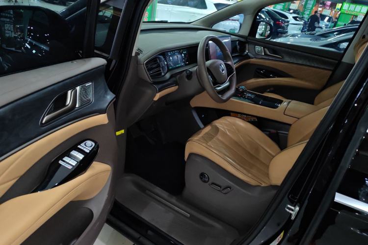 Used Denza D9 2022 EV 620 Prestige Model