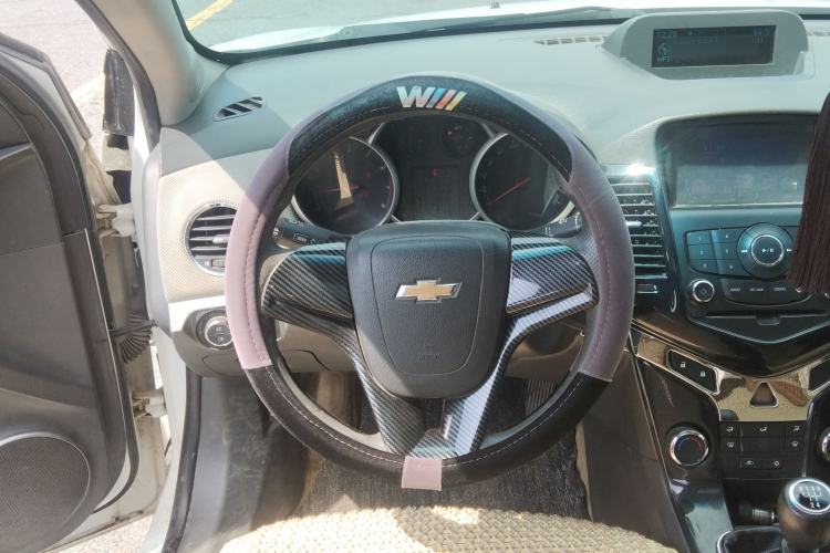 Used Chevrolet Cruze 2013 1.6L SE MT Steering Wheel