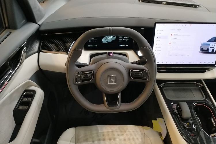 Used Zeekr 009 2024 Six-Seat Executive Version 4WD 108 kWh
