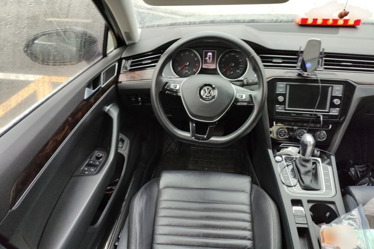 Used Volkswagen Magotan 2018 Facelift 330TSI DSG Luxury Model
