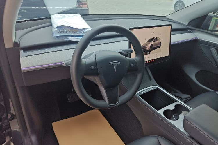 Used Tesla Model Y 2024 Rear-Wheel-Drive Version Center Console