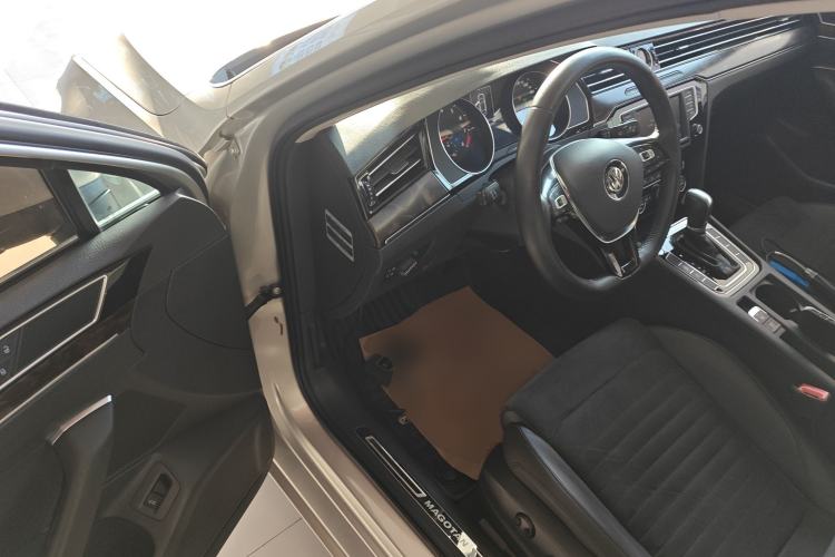 Used Volkswagen Magotan 2017 330TSI DSG Luxury Model