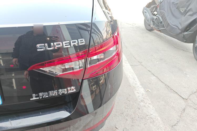 Used Skoda Superb 2018 TSI280 DSG Standard Edition China V Emission Standard Right Rear Taillight