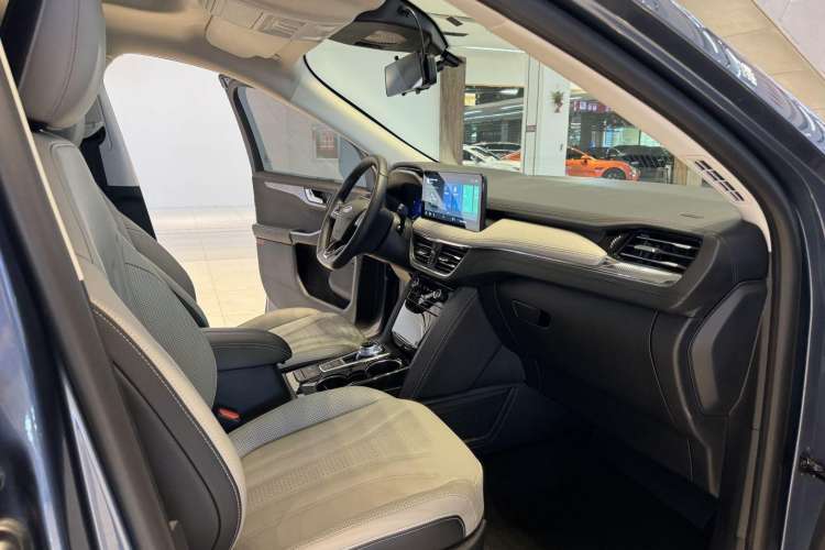 Used Ford Escape 2020 EcoBoost 245 Four-Wheel Drive Luxury Edition