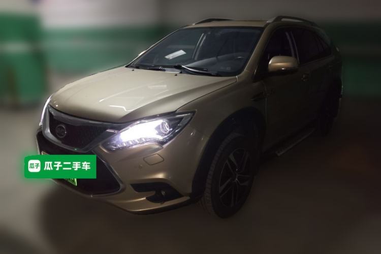 Used BYD Tang New Energy 2015 2.0T Four-Wheel-Drive Flagship Model