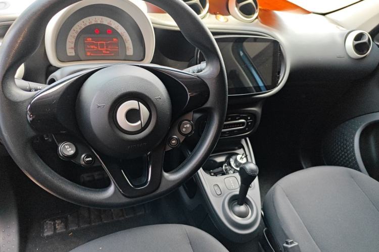 Used smart forfour 2018 1.0L 52 kW Dynamic Edition