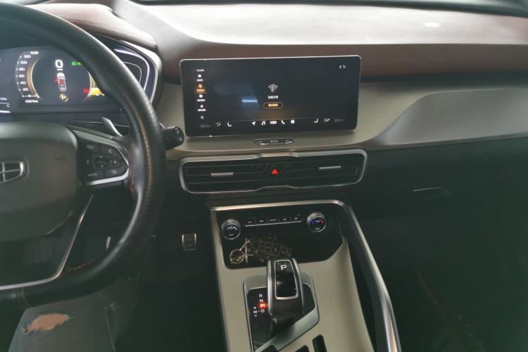 Used Geely Auto Coolray 2019 Sport Version 260T DCT Explorer China VI Standard Center Console