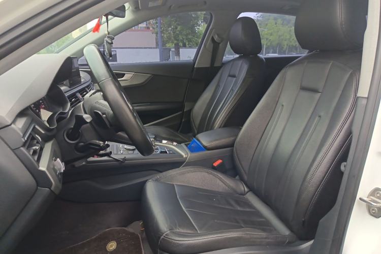 Used Audi A4L 2019 40 TFSI Ambition China VI Left Front Seat