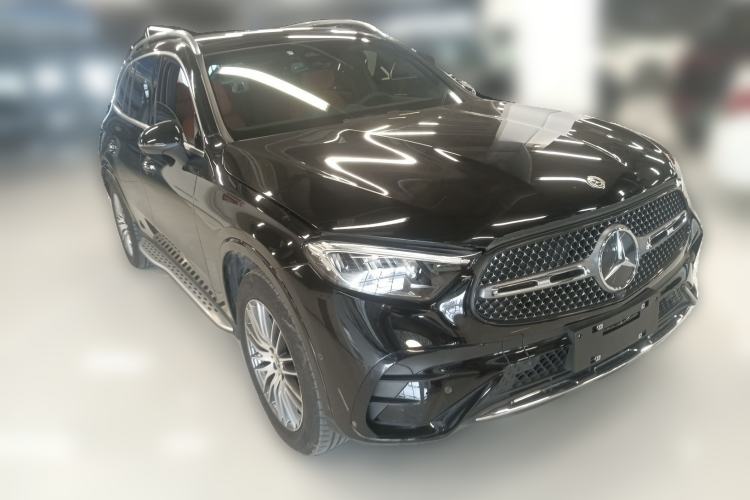 Used Mercedes-Benz GLC 2023 GLC 300 L 4MATIC Dynamic 7-Seater Front Right 45 Deg