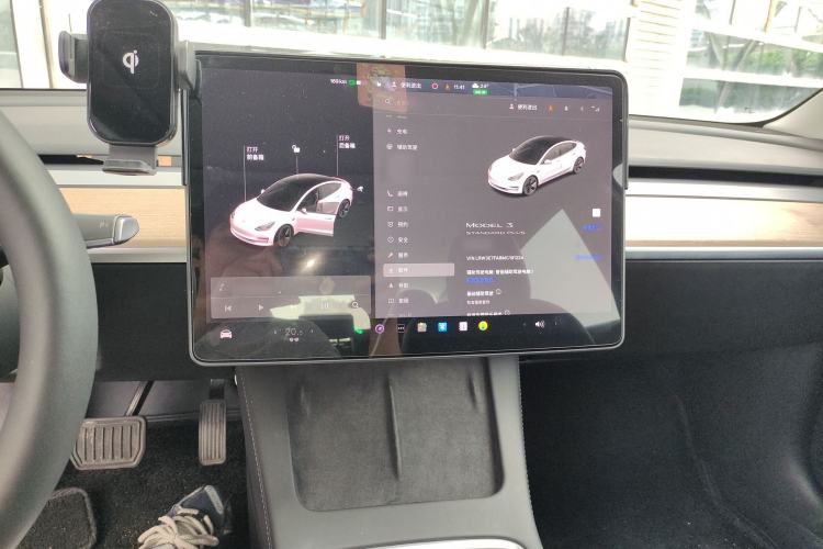 Used Tesla Model 3 2020 Revised Version Standard Range Rear-Wheel Drive – Upgraded Edition Center Console