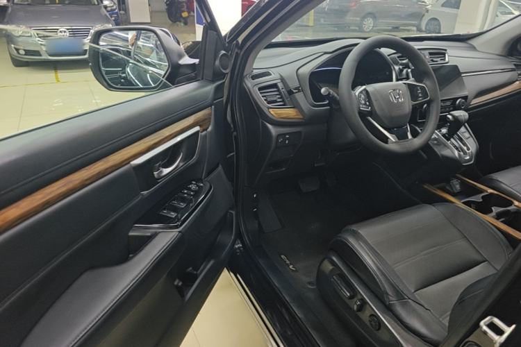 Used Honda CR-V 2017 240TURBO CVT Front-Wheel Drive Fashion Edition