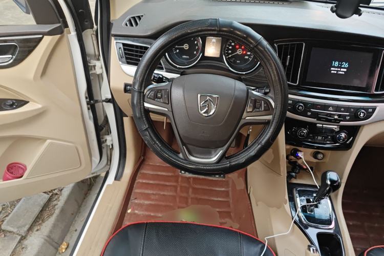 Used Baojun 730 2016 1.8L iAMT Luxury Model 7 Seats Steering Wheel